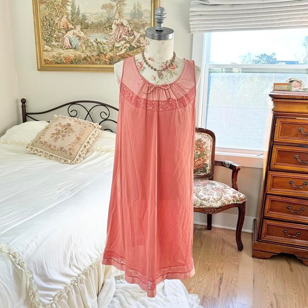 pink lace nightgown vanity fair pink lace nightgown size small